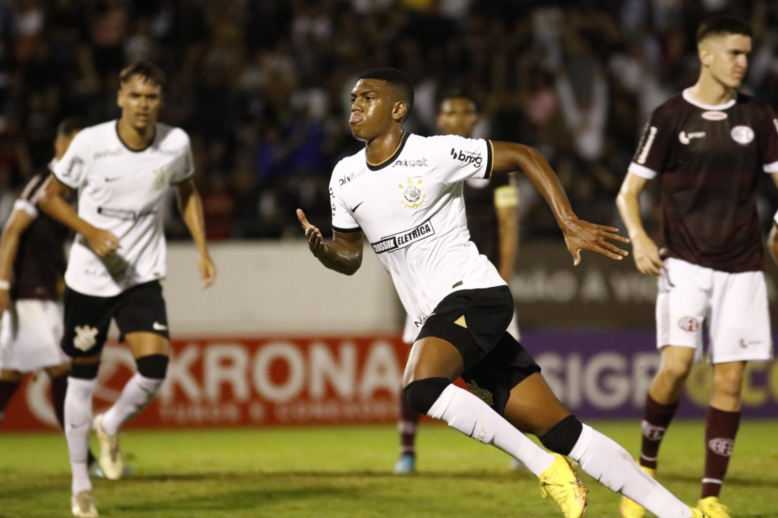 Veja como foi a transmissão da Jovem Pan do jogo entre Corinthians