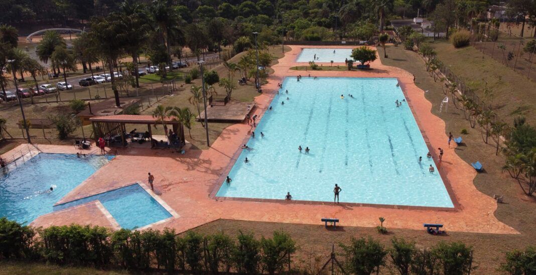 thumbnail_Parque do Pinheirinho divulga programação para uso das piscinas no período de festas - foto Tetê Viviani (2)