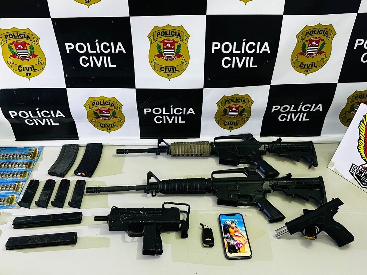 Polícia apreende 300 réplicas de armas à venda em Aparecida, SP - Jornal O  Globo