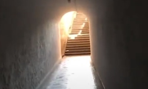 Túnel de pedestres da Vila Industrial ficou sem luz em Campinas (Reprodução)