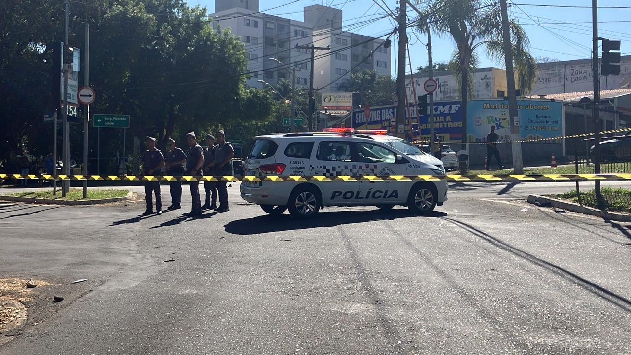 Idosos foram atropelados na Avenida Washington Luiz, no Parque Prado, em Campinas (Foto: Pedro Torres/EPTV Campinas)