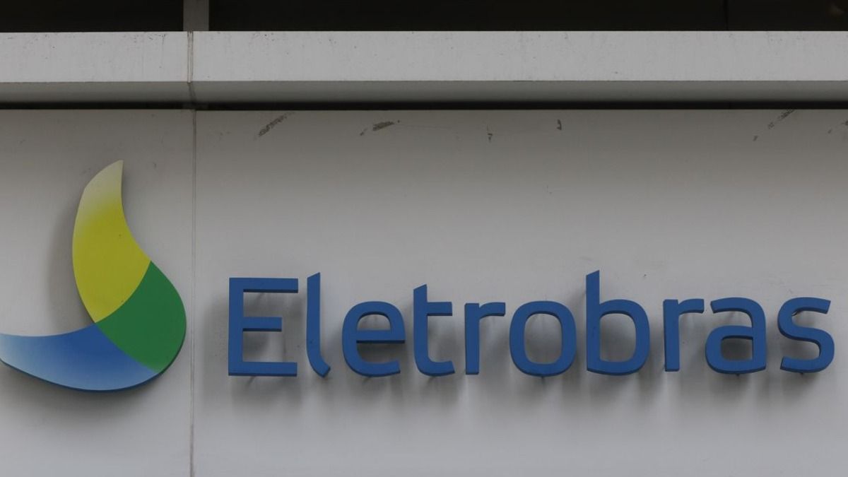 a foto mostra a fachada da Eletrobras, com o nome da empresa
