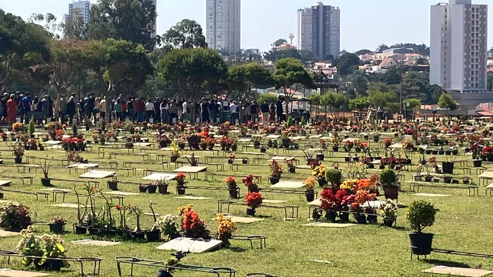 Imagem mostra cemitério onde o velório e sepultamento da vítima ocorreu