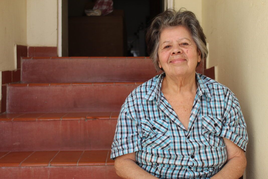 Dona Luzia é moradora da Travessa Manoel Dias, uma região tombada pela Prefeitura