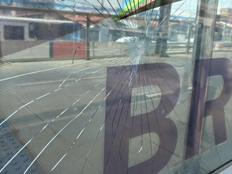Vandalismo em estação do BRT na Vila Pompeia (Foto: arquivo/ divulgação- Emdec)