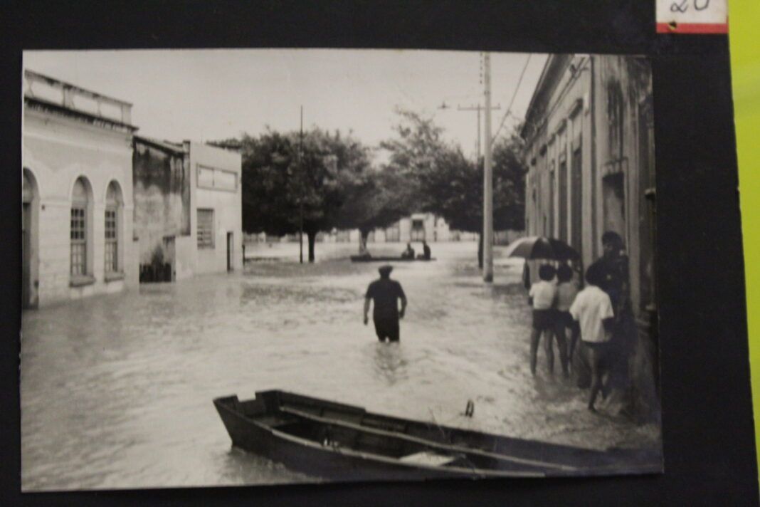 Inundação do Rio Atibaia na década de 70 no distrito de Sousas