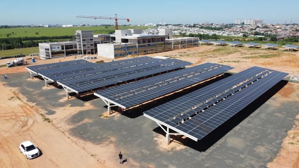 Uma das ações do programa é a instalação de 21 usinas fotovoltaicas em prédios públicos (Foto: divulgação/ Prefeitura de Hortolândia)
