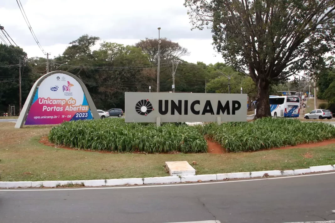 a foto mostra o letreiro da Unicamp, que vai oferecer um curso em parceria com a Oxford