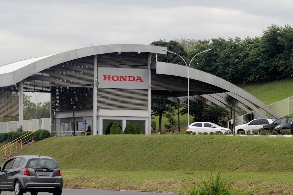 a foto mostra a entrada da Honda em Sumaré