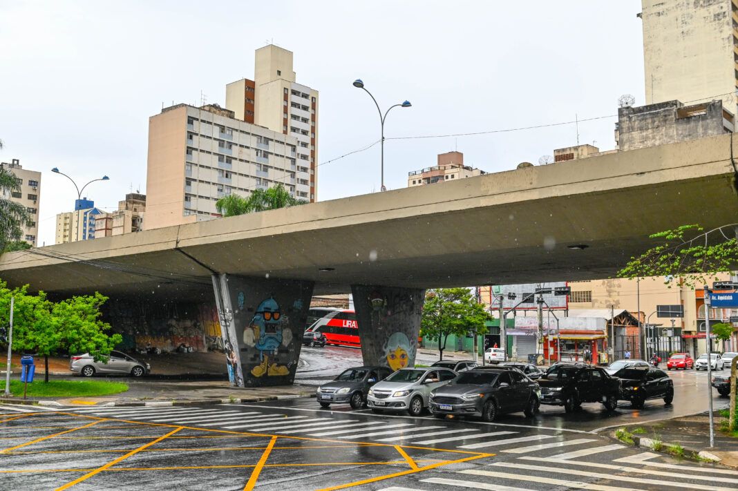 Vão do viaduto da Aquidabã terá comércios (Foto: Rogério Capela/PMC)
