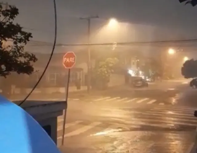 Tempestade em Campinas assustou moradores nesta quinta (29) (Foto: Reprodução/EPTV Campinas)