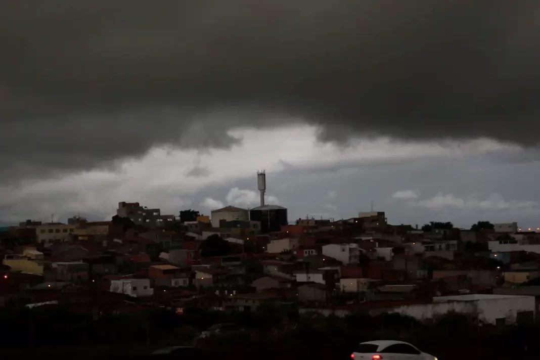 a foto mostra tempestades na cidade de Campinas