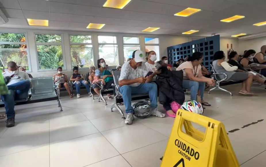 pacientes esperando no hospital ouro verde