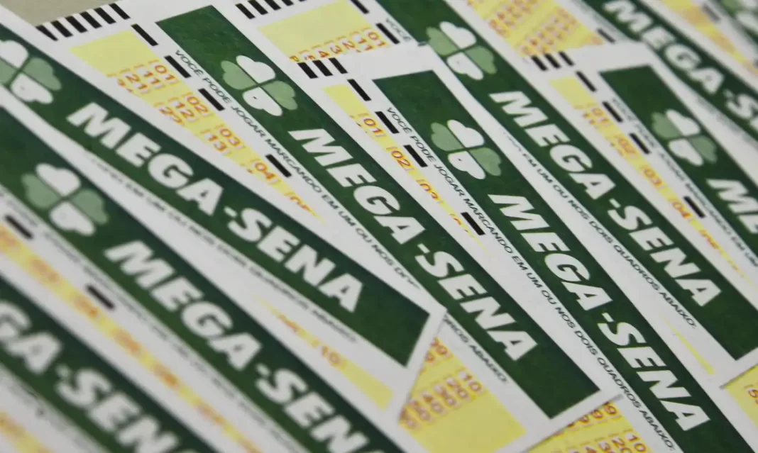 a foto mostra vários cartões de apostas da Mega-Sena