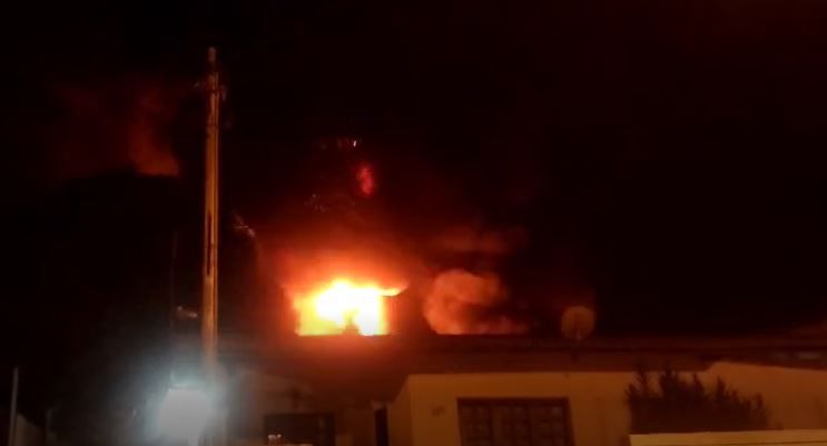 Incêndio aconteceu na Viação Bom Pastor em Jaguariúna (Foto: reprodução/ EPTV)