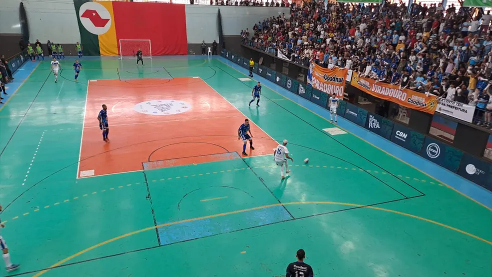 Taça EPTV de Futsal teve jogos nesta segunda-feira