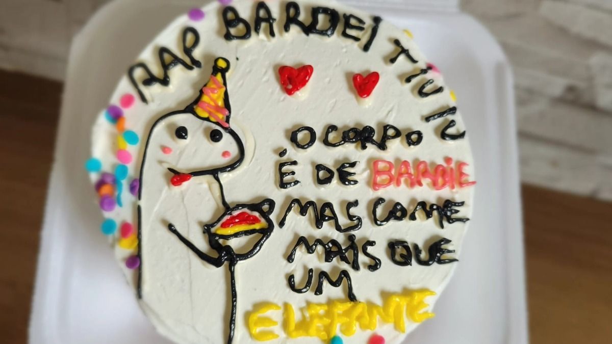 Bento cake amigo meme  Bolos engraçados de aniversário, Bolo