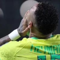 Neymar sofreu uma lesão grave no joelho